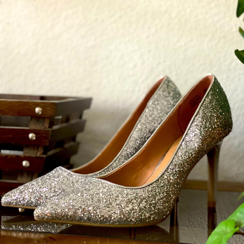 Christian Siriano silver pumps. Size 8